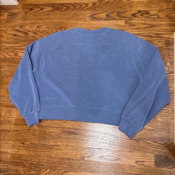 Lululemon Softstreme Perfectly Oversized Cropped Crew - Picture 3 of 4